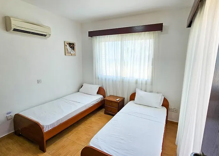 Sunnyside Pool * Ayia Napa